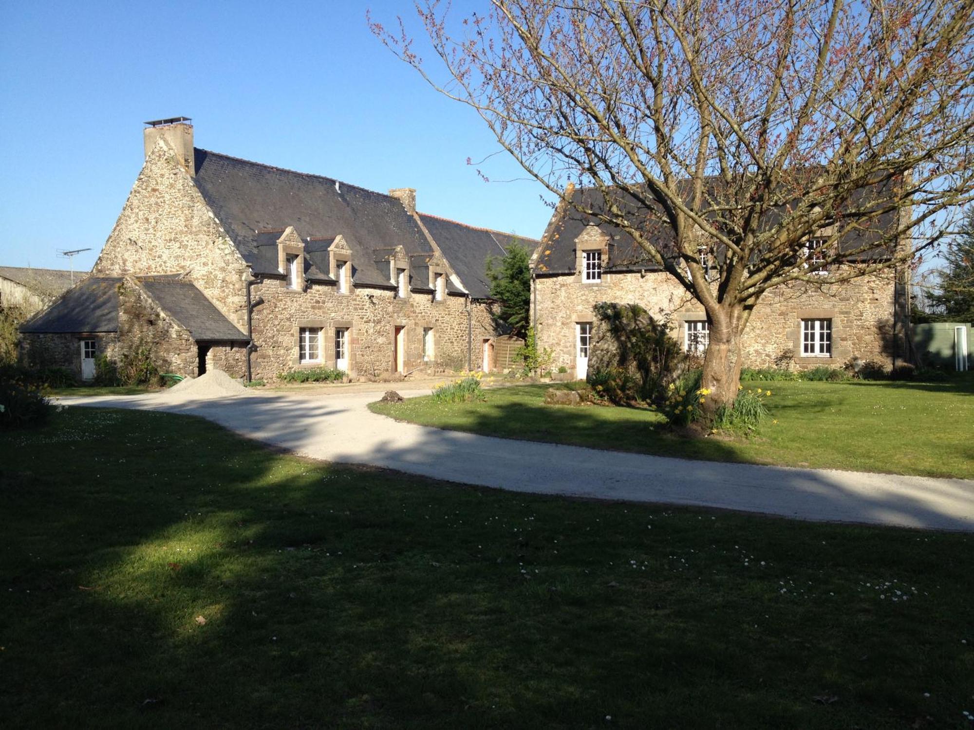 Maison D'Hotes "Bienlivien" Saint-Coulomb Buitenkant foto